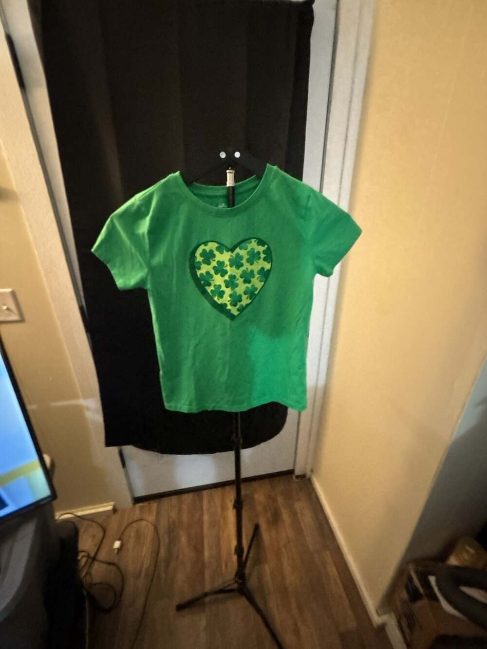 Way to Celebrate St Patrick's Day Shamrock Heart Graphic Tee Shirt Size L (10-12